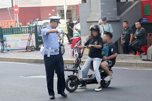 动车上路有“5不能”新要求别被罚了才知道龙8游戏国际登录2025年2月起执行电(图6)